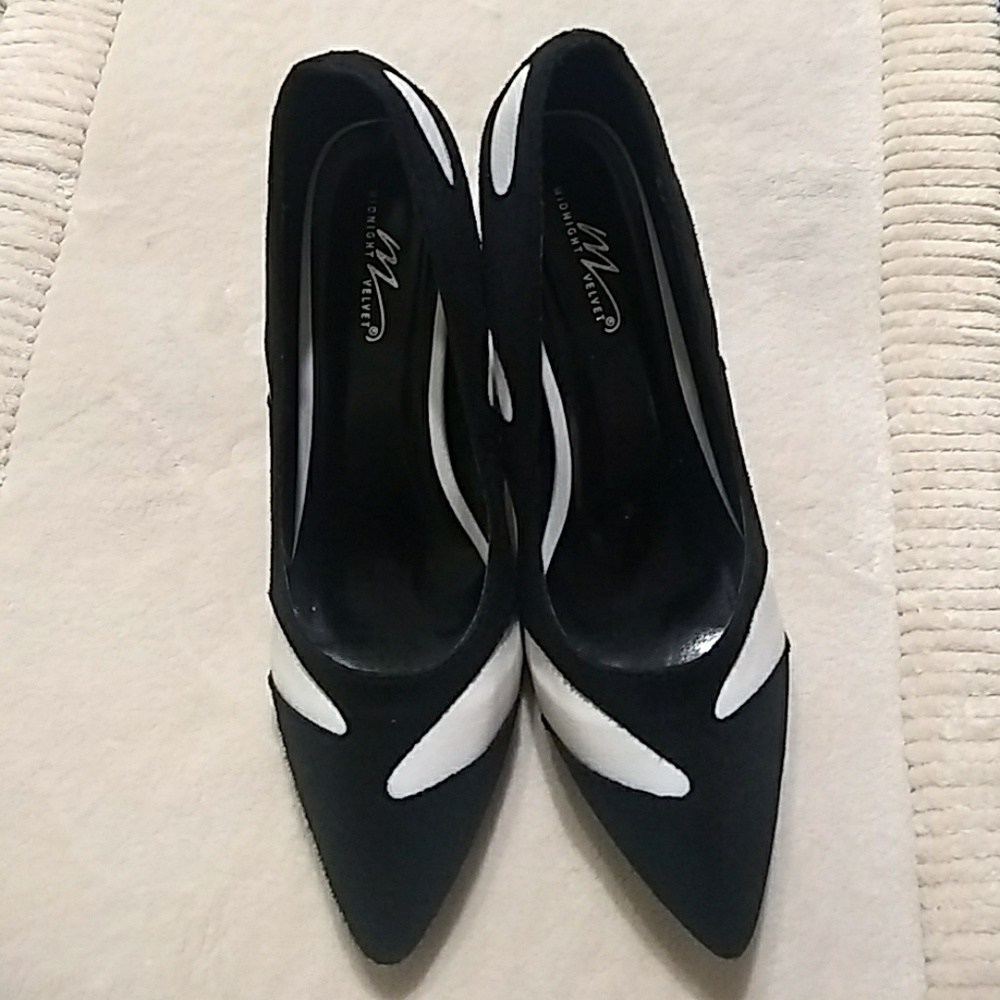 MIDNIGHT VELVET-black shoes.